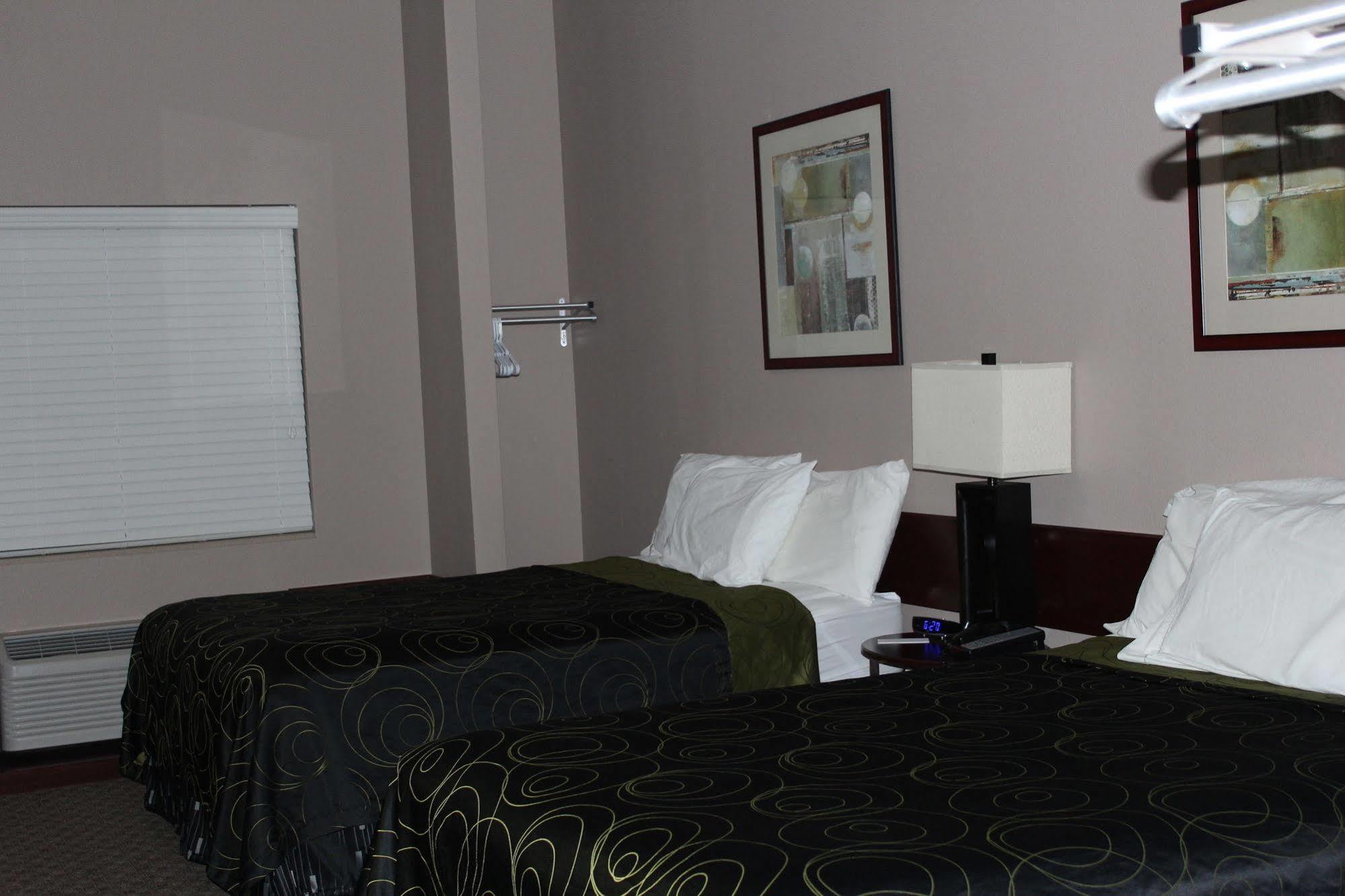 Bell'S Extended Stay And Suites Saint Robert Exterior photo